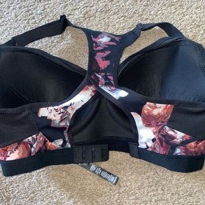 Victoria secrets sports bra